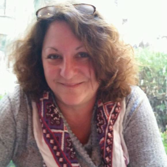 Meet your Posher, Beth - Picture 1 of 1
